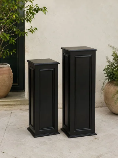 Columnas decorativas negras