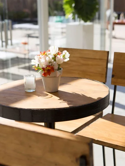 Mesa redonda alta hierro y madera