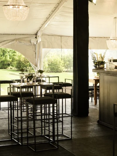 Mesa y Banqueta alta, Set Cocktail Black